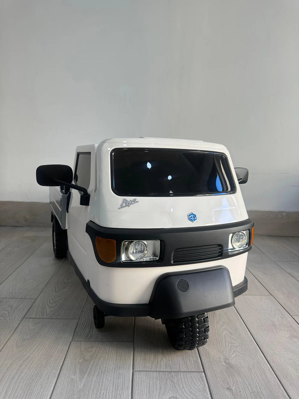 Ape Car 12V - Veicolo elettrico per bambini (Piaggio)